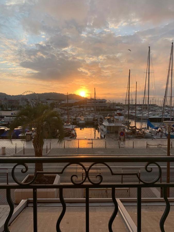 Cannes Old Port, Seafront & Seaview, Yacht Show Port Экстерьер фото